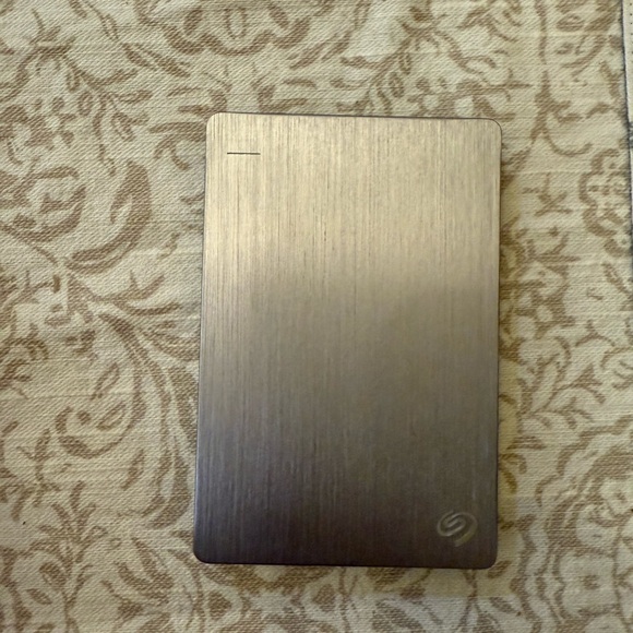 Seagate Backup Plus Slim 2TB External Hard Drive Portable HDD – Silver USB 3.0 - Picture 3 of 4
